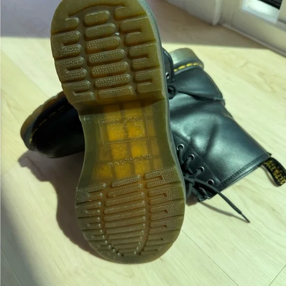 Dr. Martens 1460 Black Leather Boots Size 8 - Picture 13 of 13